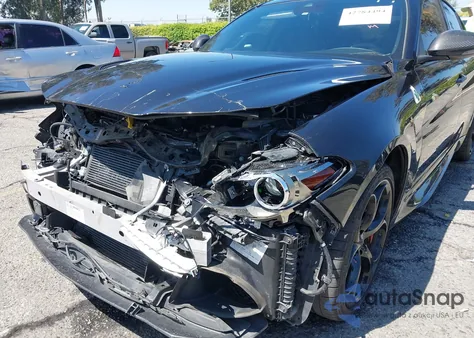 2018 Alfa Romeo Giulia Quadrifoglio Rwd из США, поврежденный, VIN ZARFAEAV3J7576095